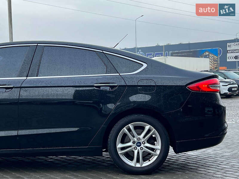 Седан Ford Fusion 2018 в Львові