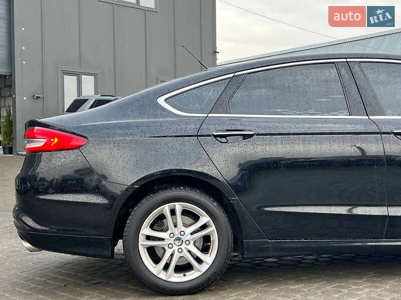 Седан Ford Fusion 2018 в Львові