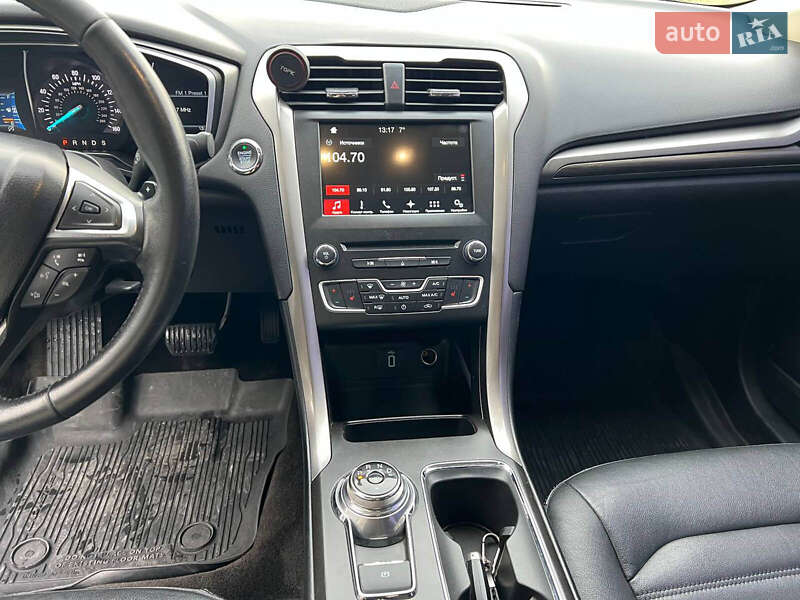 Седан Ford Fusion 2018 в Львові