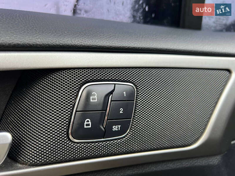 Седан Ford Fusion 2018 в Львові