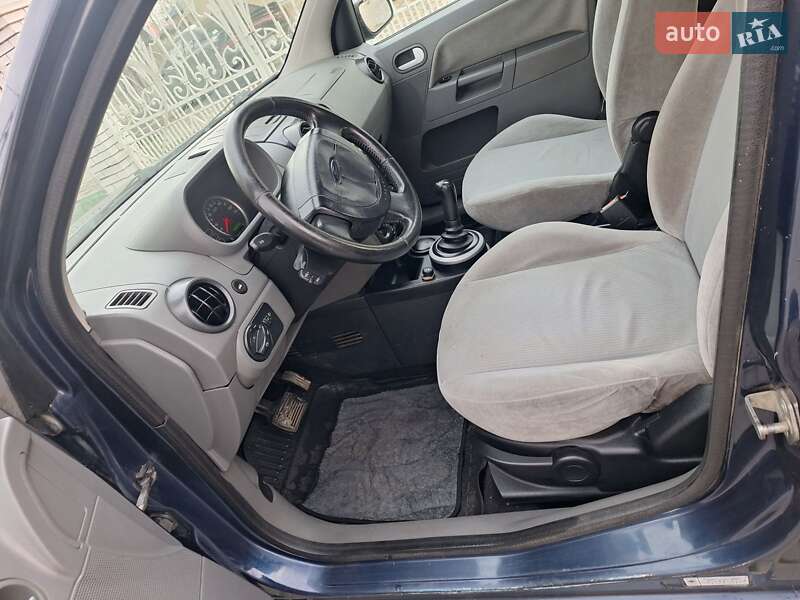 Хэтчбек Ford Fusion 2003 в Черновцах