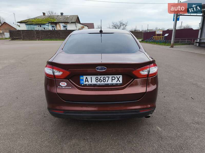 Седан Ford Fusion 2015 в Радомишлі