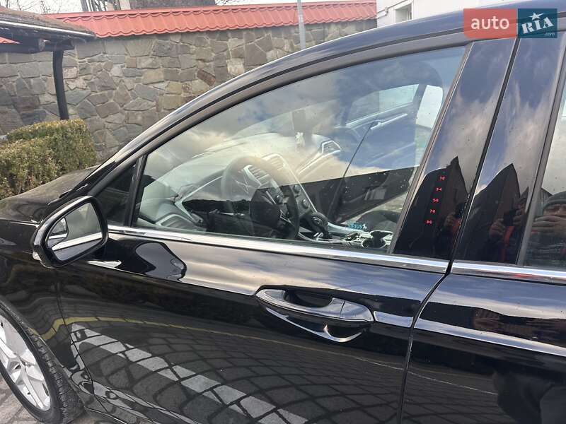 Седан Ford Fusion 2016 в Сколе