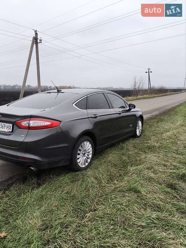 Седан Ford Fusion 2015 в Києві