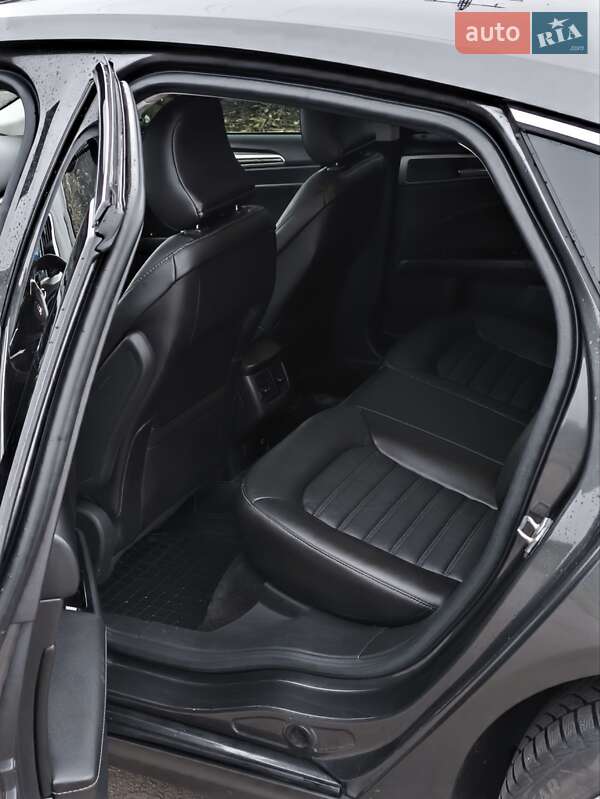 Седан Ford Fusion 2015 в Києві