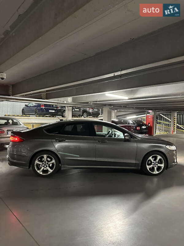 Седан Ford Fusion 2014 в Виннице