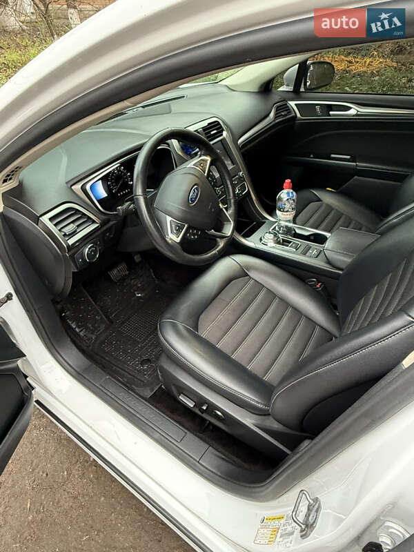 Седан Ford Fusion 2016 в Полтаві