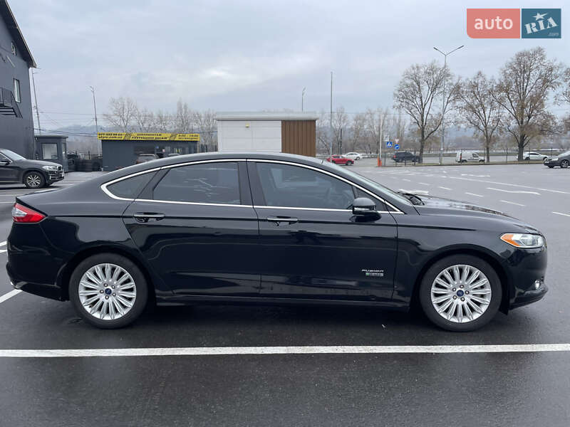 Седан Ford Fusion 2015 в Киеве
