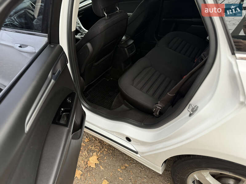 Седан Ford Fusion 2013 в Сумах