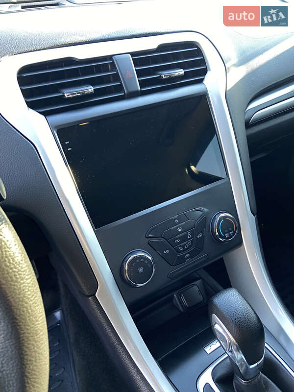 Седан Ford Fusion 2015 в Луцке