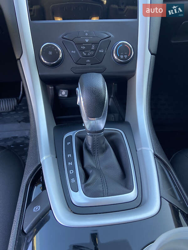 Седан Ford Fusion 2015 в Луцке