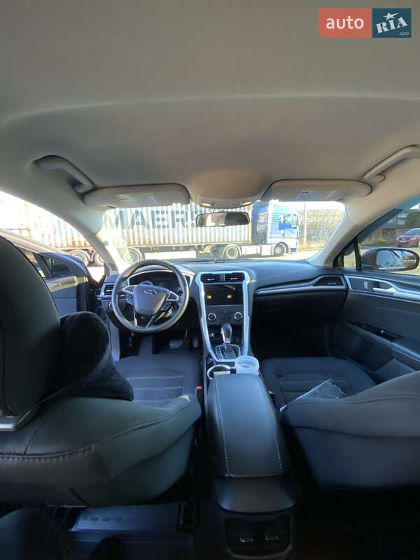 Седан Ford Fusion 2015 в Луцке