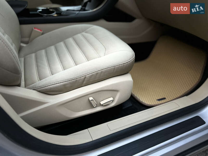 Седан Ford Fusion 2015 в Ровно фото 36 Седан Ford Fusion 2015 в Ровно
