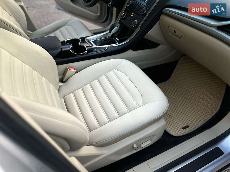Седан Ford Fusion 2015 в Ровно фото 43 Седан Ford Fusion 2015 в Ровно