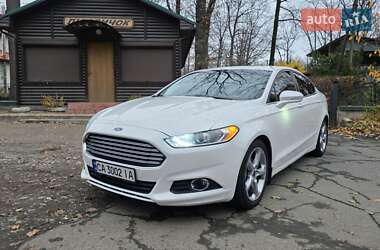 Седан Ford Fusion 2015 в Умані