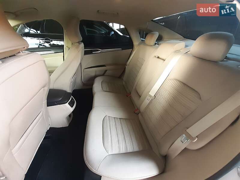 Седан Ford Fusion 2016 в Одесі