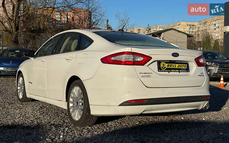Седан Ford Fusion 2014 в Львове
