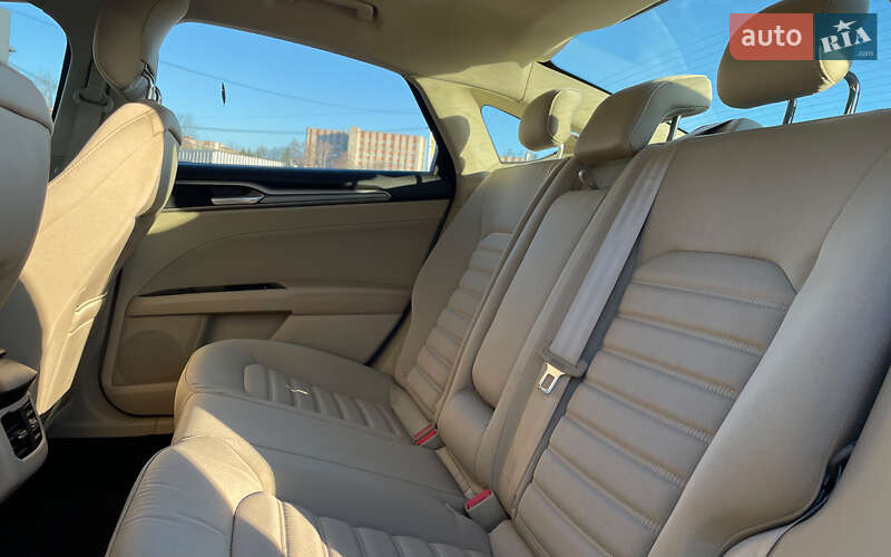 Седан Ford Fusion 2014 в Львове