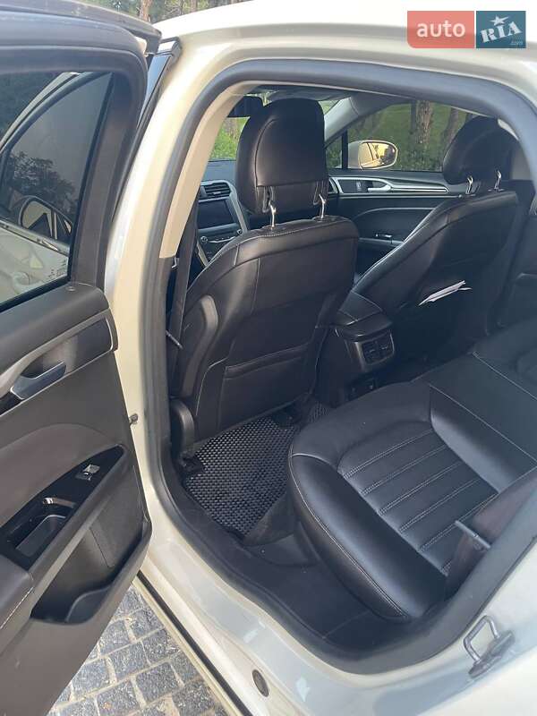 Седан Ford Fusion 2013 в Дніпрі