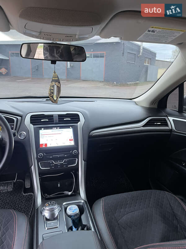 Седан Ford Fusion 2017 в Житомирі