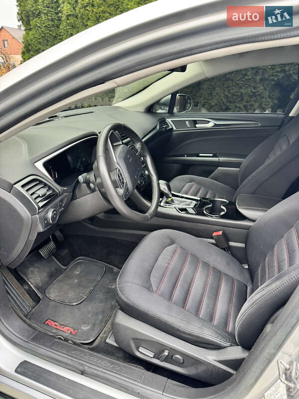 Седан Ford Fusion 2014 в Львові