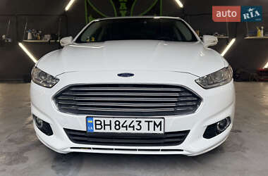 Седан Ford Fusion 2015 в Ізмаїлі