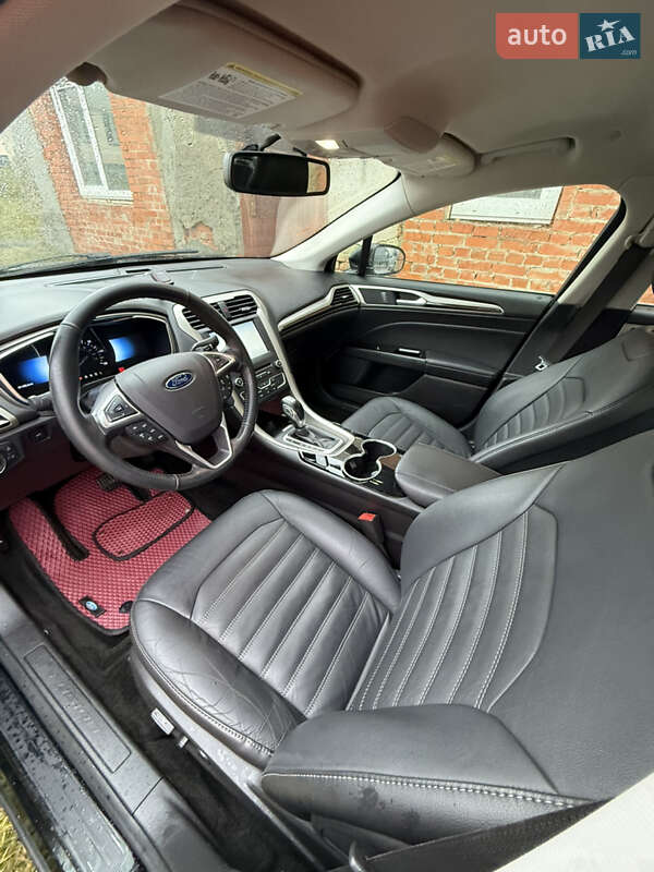 Седан Ford Fusion 2016 в Львове