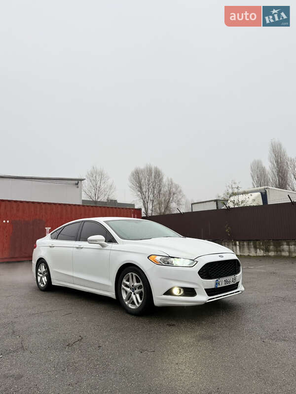 Седан Ford Fusion 2015 в Києві