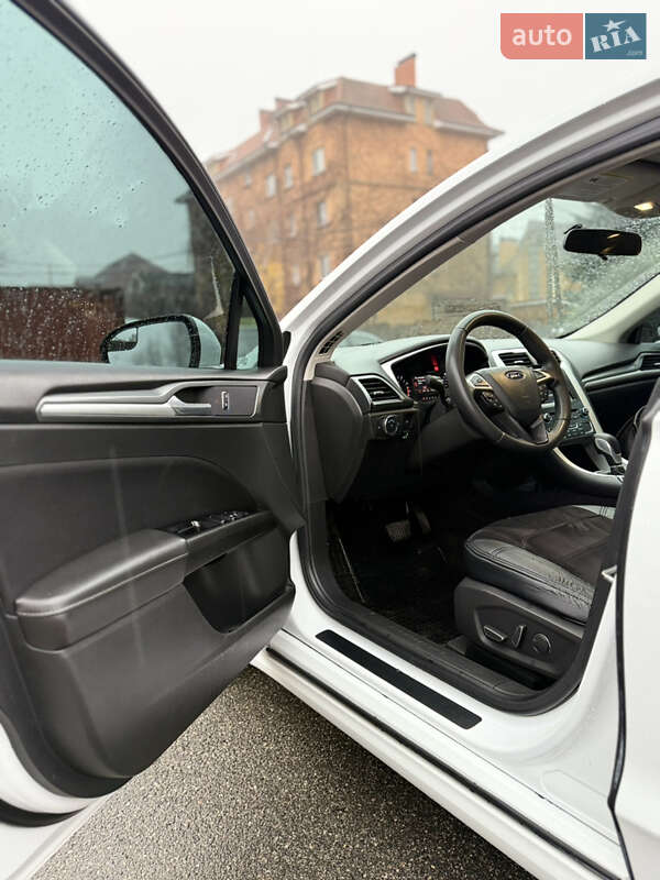 Седан Ford Fusion 2015 в Києві