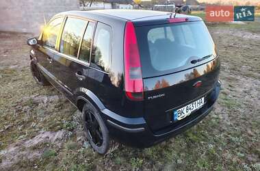 Хетчбек Ford Fusion 2004 в Сарнах