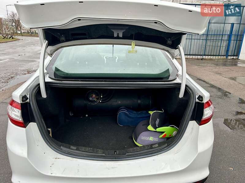 Седан Ford Fusion 2012 в Києві