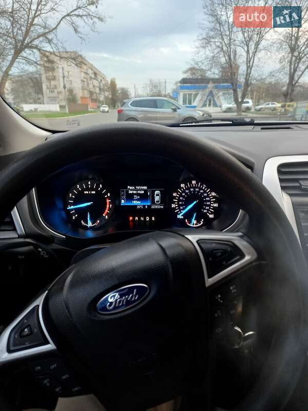 Седан Ford Fusion 2014 в Измаиле