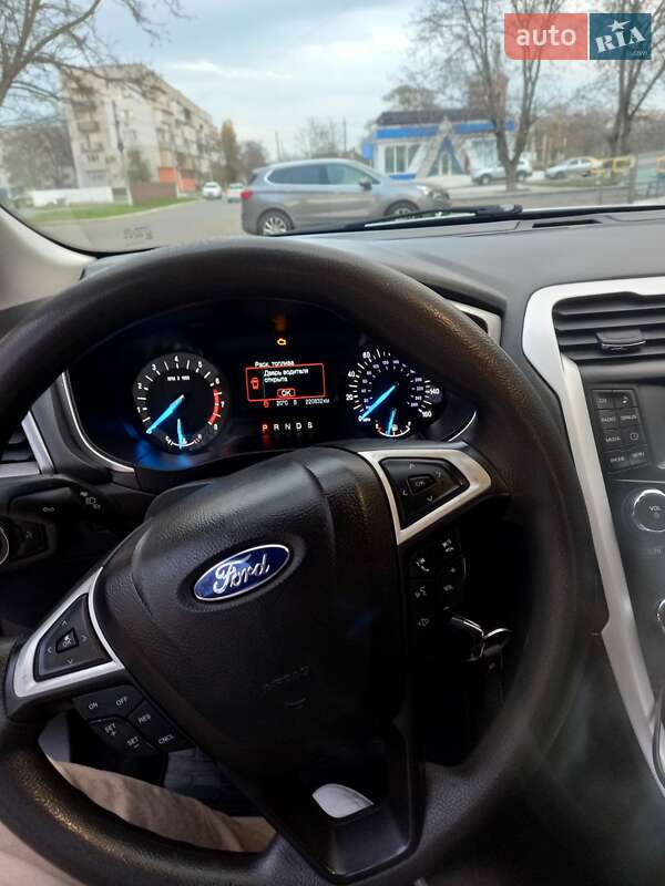 Седан Ford Fusion 2014 в Измаиле