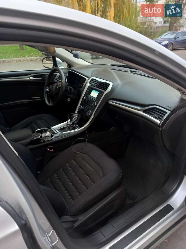 Седан Ford Fusion 2014 в Измаиле