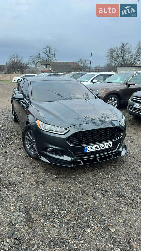 Седан Ford Fusion 2015 в Смеле