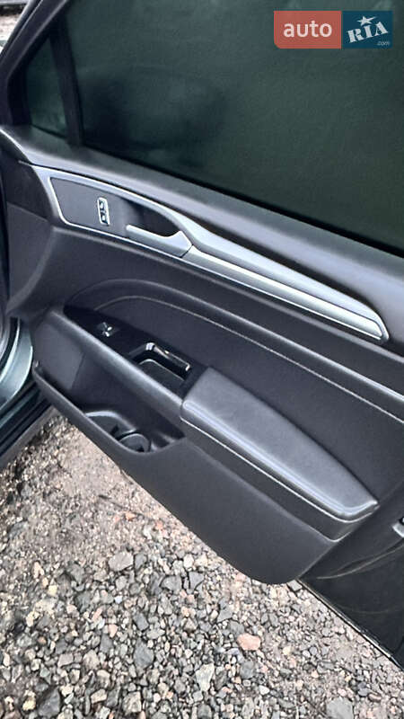 Седан Ford Fusion 2015 в Смеле