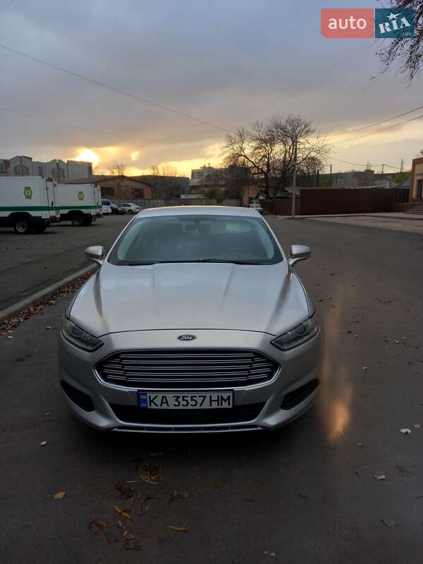 Седан Ford Fusion 2014 в Измаиле