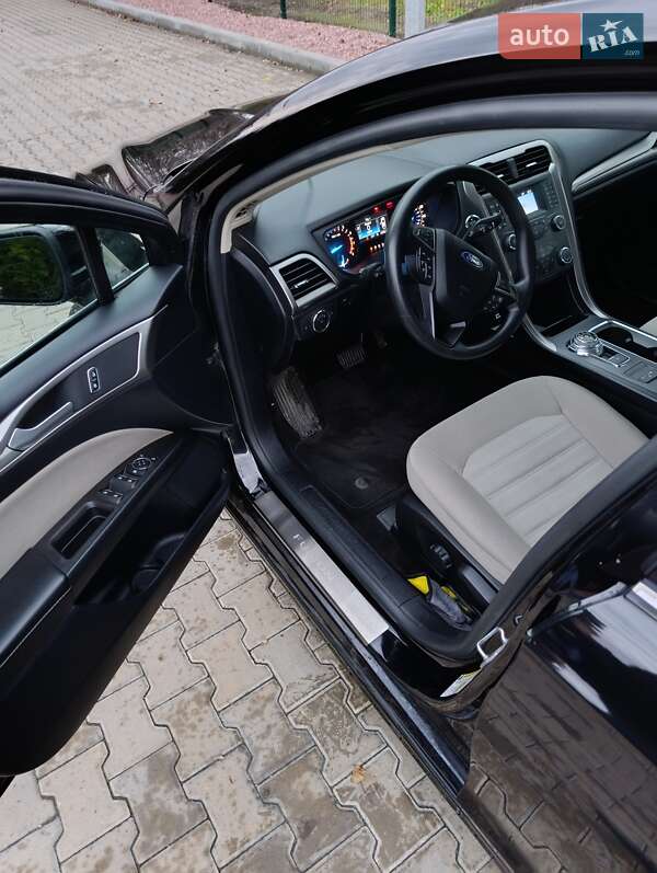 Седан Ford Fusion 2020 в Кременчуці