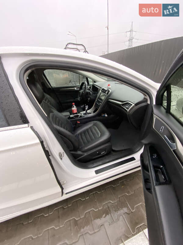 Седан Ford Fusion 2013 в Києві