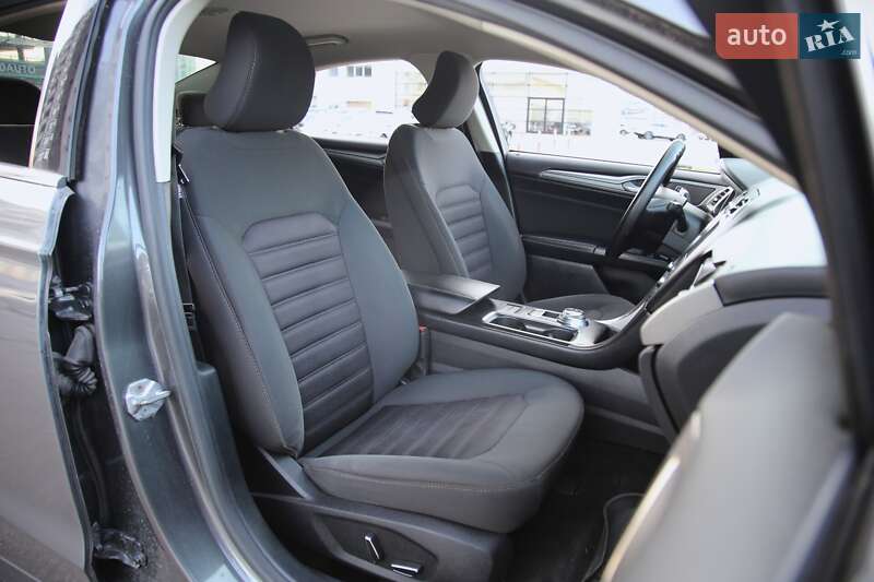 Седан Ford Fusion 2016 в Харкові