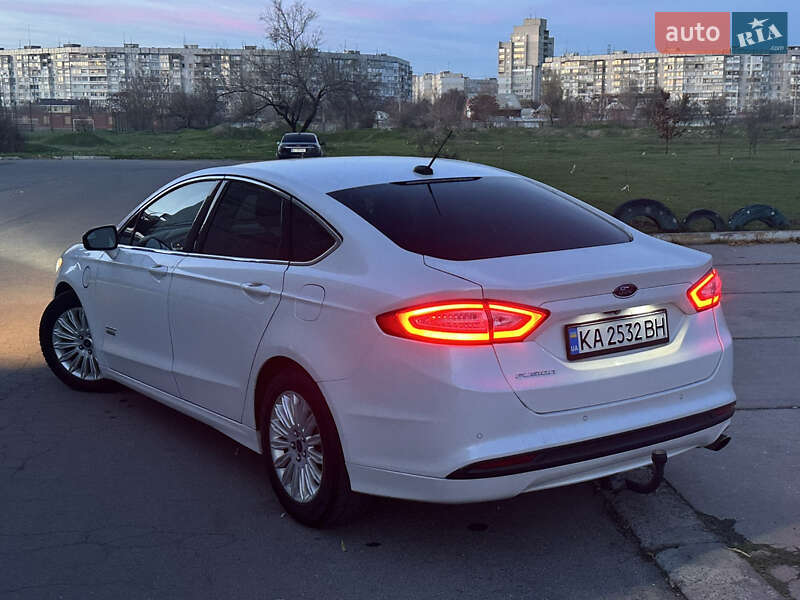 Седан Ford Fusion 2015 в Херсоні