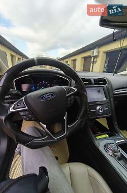 Седан Ford Fusion 2018 в Измаиле