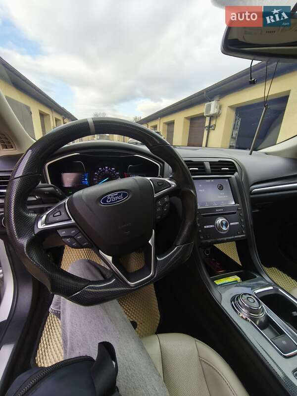 Седан Ford Fusion 2018 в Измаиле