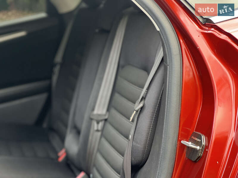 Седан Ford Fusion 2014 в Виннице