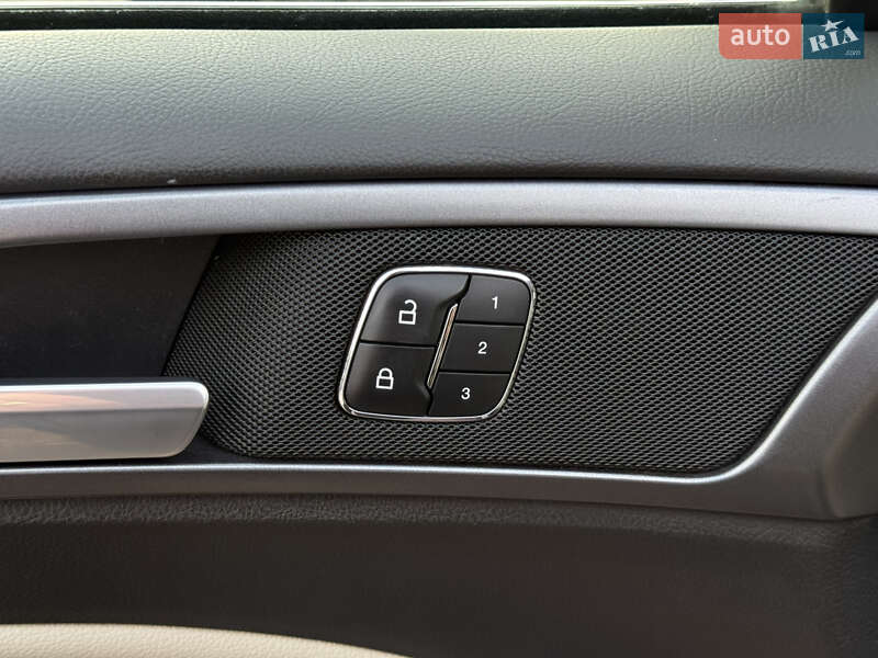 Седан Ford Fusion 2013 в Харкові