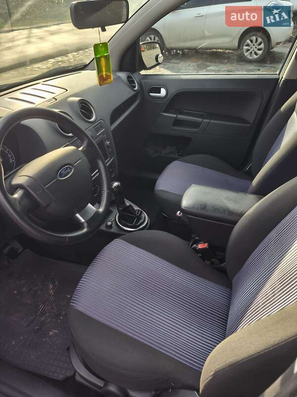 Хэтчбек Ford Fusion 2010 в Кременчуге фото 6 Хэтчбек Ford Fusion 2010 в Кременчуге