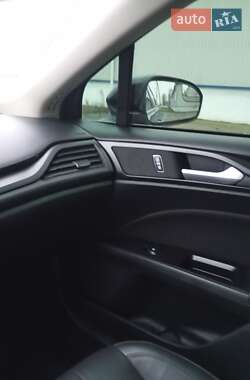 Седан Ford Fusion 2017 в Вышгороде