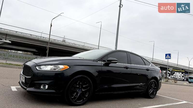 Седан Ford Fusion 2013 в Вышгороде