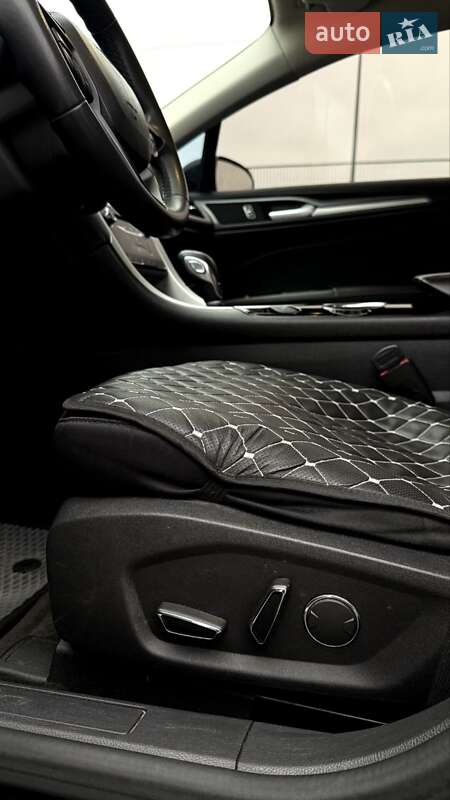 Седан Ford Fusion 2013 в Вышгороде