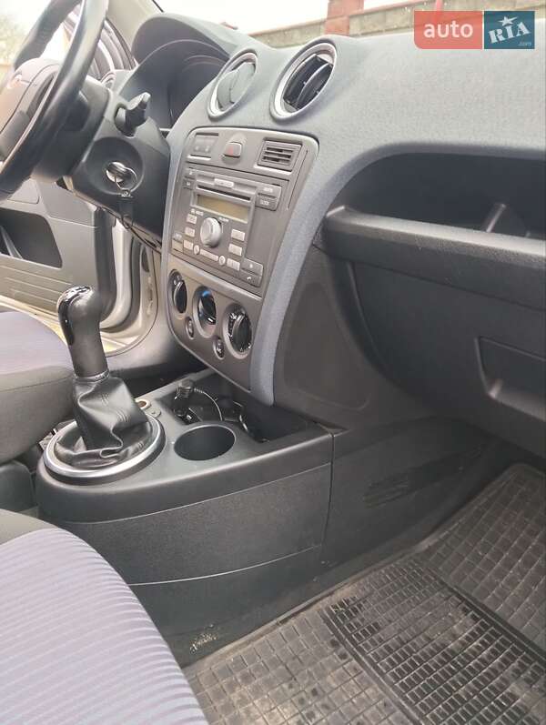 Хетчбек Ford Fusion 2010 в Рівному